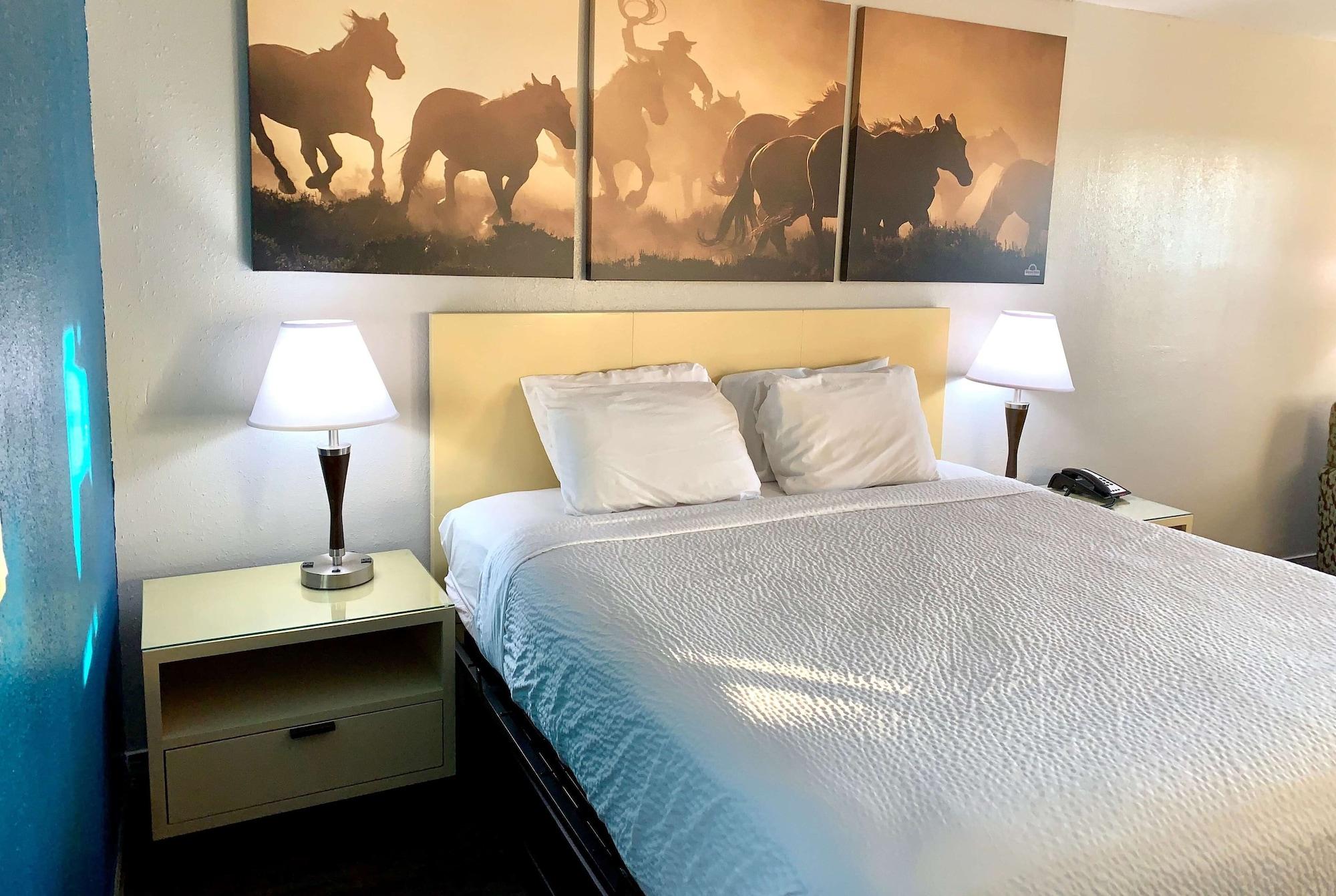 Days Inn & Suites By Wyndham - Canton First Monday Trade Days Esterno foto