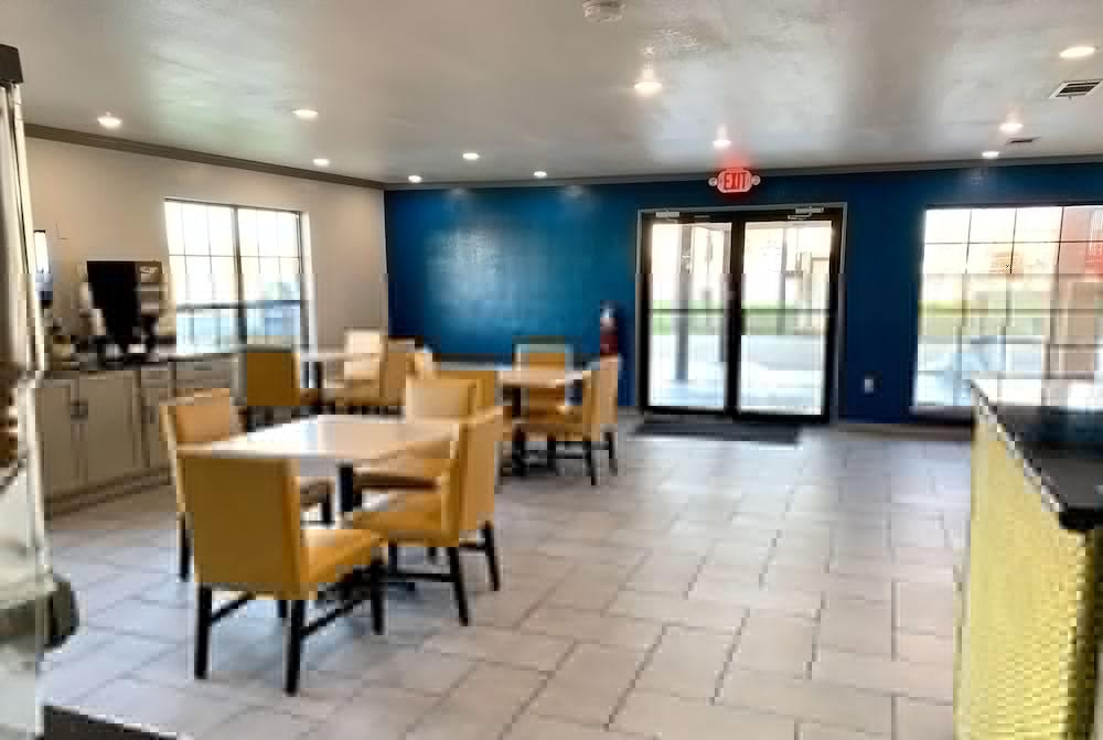 Days Inn & Suites By Wyndham - Canton First Monday Trade Days Esterno foto