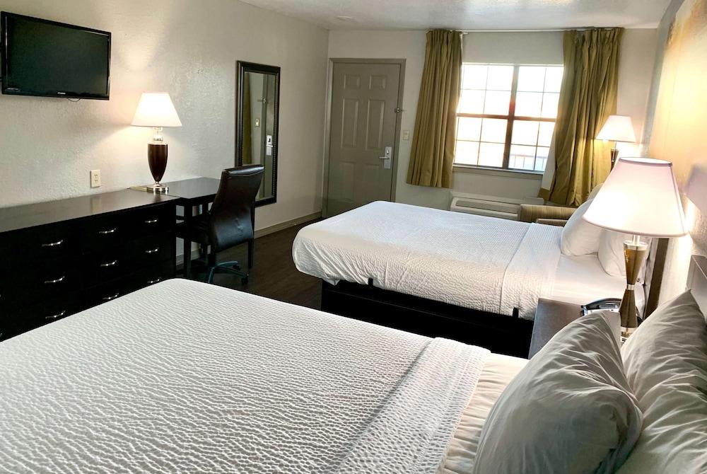 Days Inn & Suites By Wyndham - Canton First Monday Trade Days Esterno foto