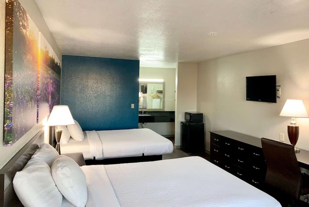 Days Inn & Suites By Wyndham - Canton First Monday Trade Days Esterno foto